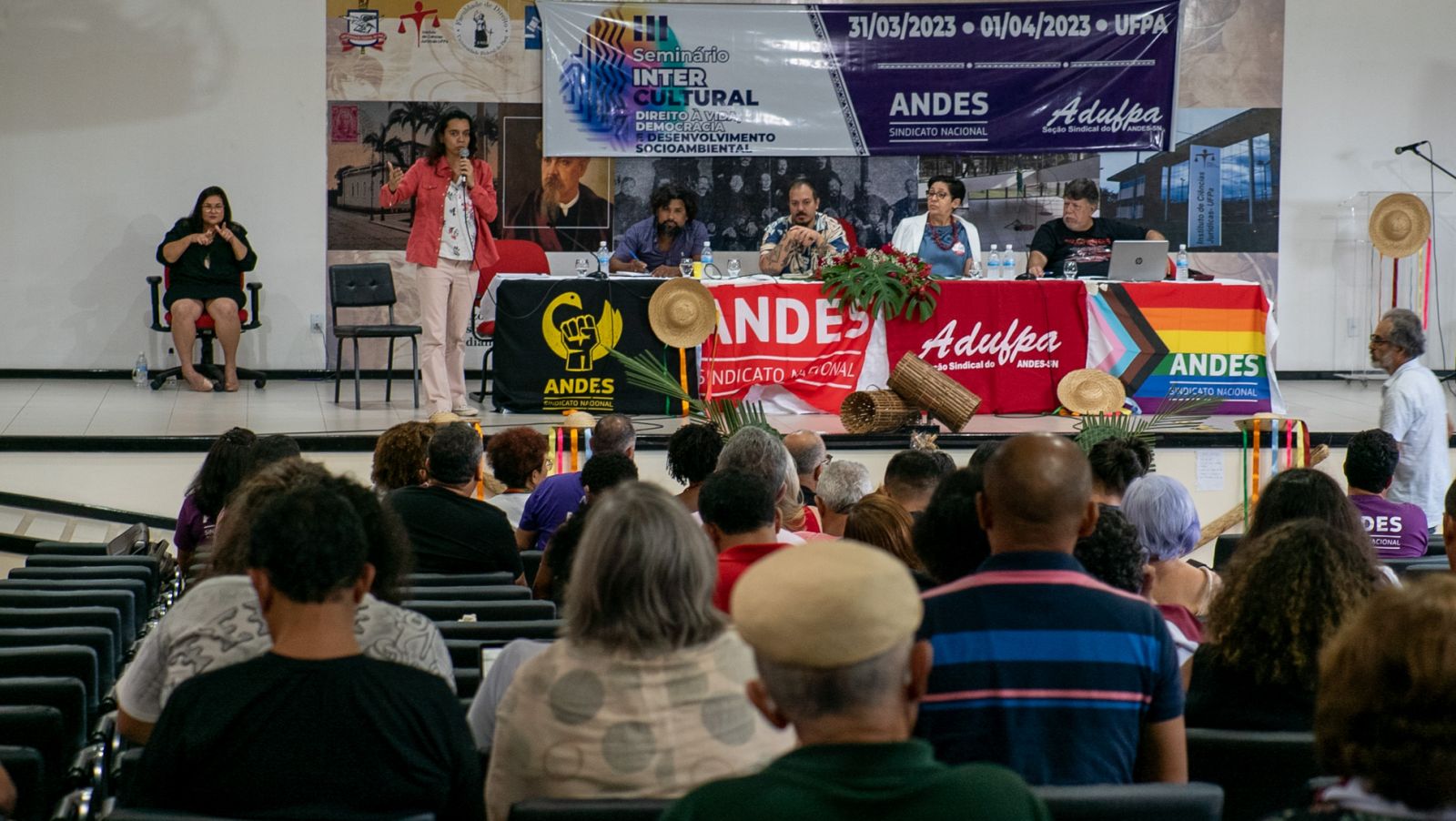 III Seminário Intercultural debate direito à vida, resistência de ...